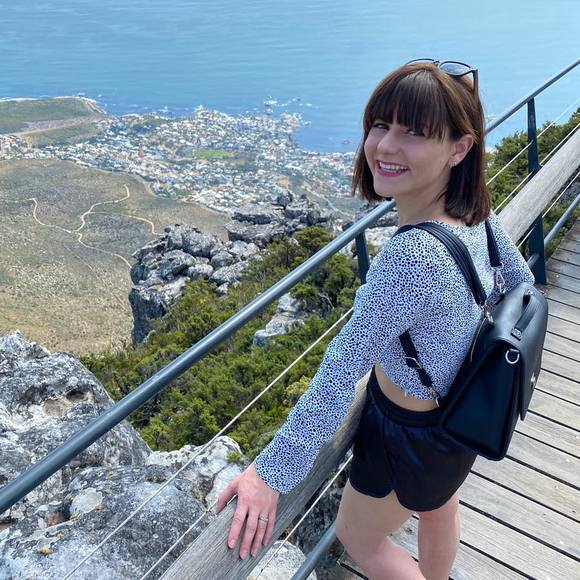 Meet your Posher, Thara - Picture 1 of 1